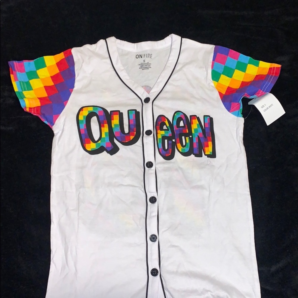 White “ Queen” shirt